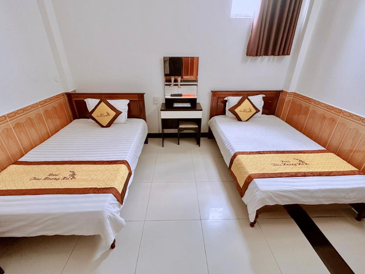 Truc Hoang Ha Hotel Kon Tum Exterior foto